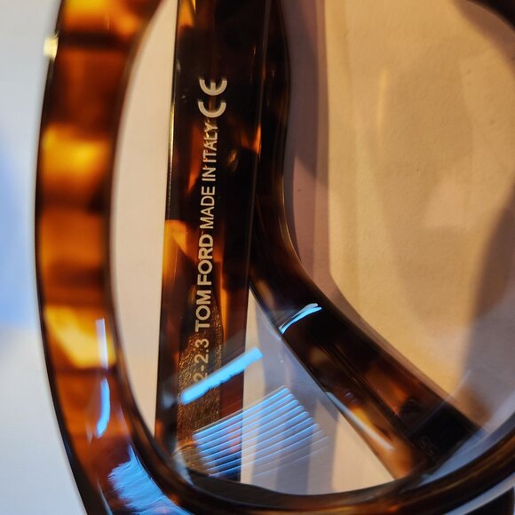 Tom Ford sunglasses for women. Already authenticated. - Picture 9 of 11